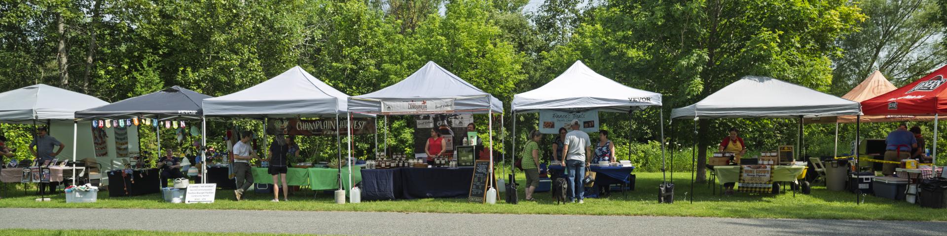 Bourget market stands